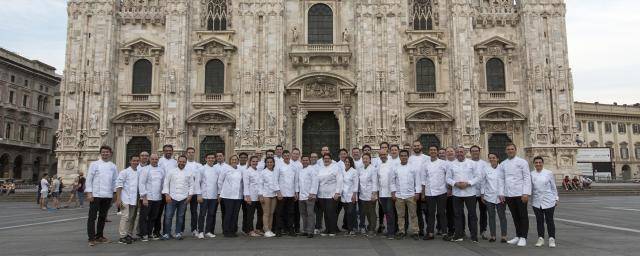 Chefs at the pastry seminar in Milan in front of the Duomo