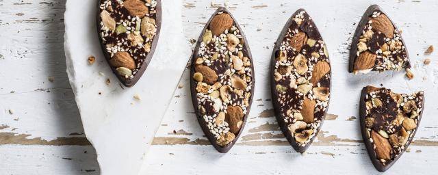 Organic chocolate nuts bar Natexpo 2019