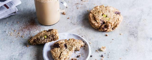 Tasty and good cookies with nuts and protein chocolate chips