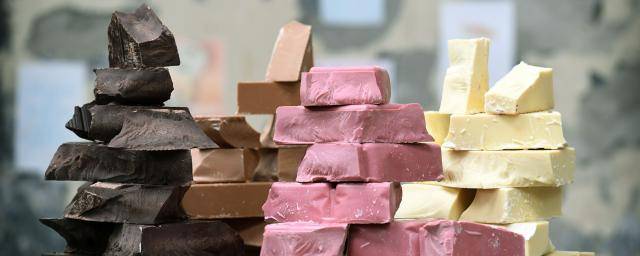 Barry Callebaut funds research into health enhancing chocolate