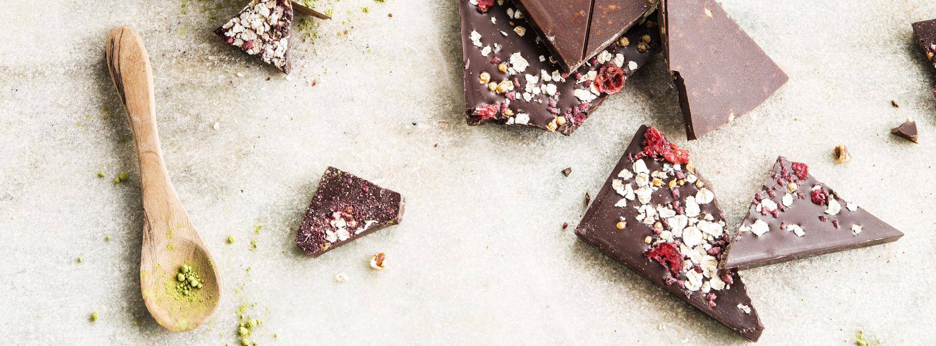Clean label sugar reduced chocolate tablet