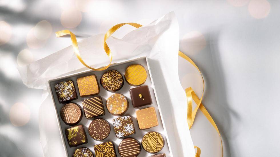Box of chocolates with prints and structure