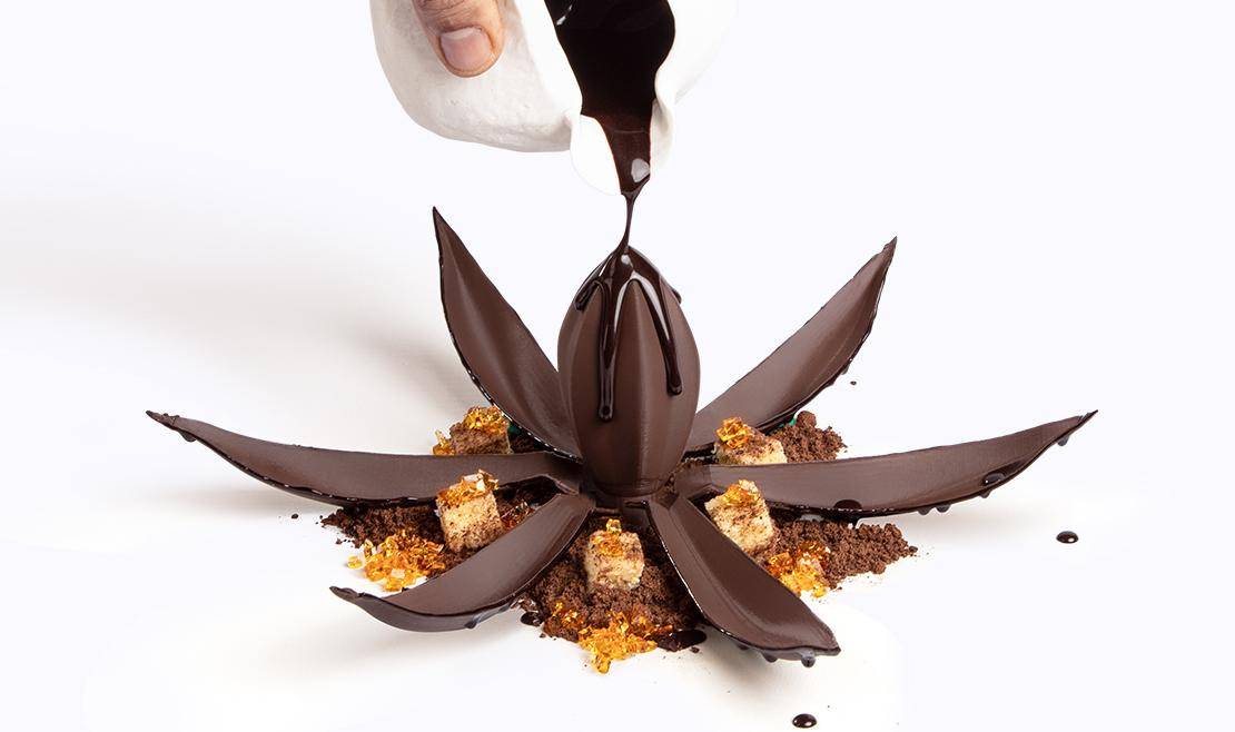 Украшение торта шоколадом Callebaut