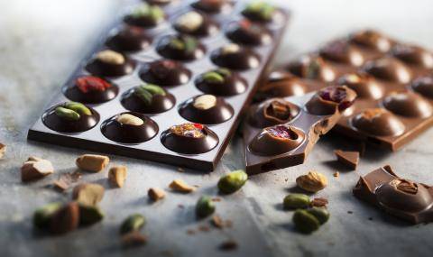 Sugar reduced chocolate tablet