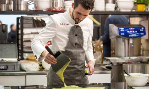 Joël Perriard, chef chocolatier at work