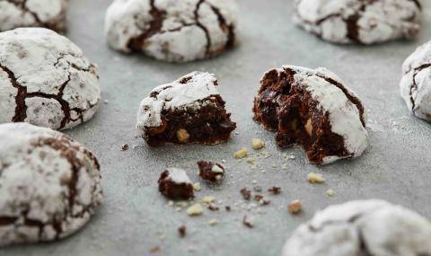 chocolate almond cookie