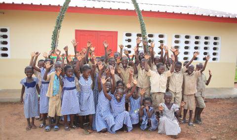 schoolkids in West Africa