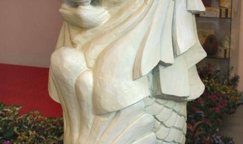 White Chocolate Merlion - 20y Anniversary Barry Callebaut Singapore