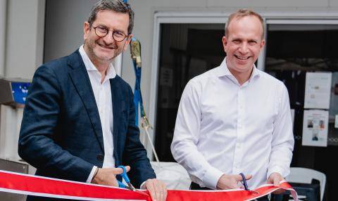 Jo Thys (right), President Asia Pacific, and Denis Convert (left), Managing Director Australia, at the chocolate factory’s opening ceremony 