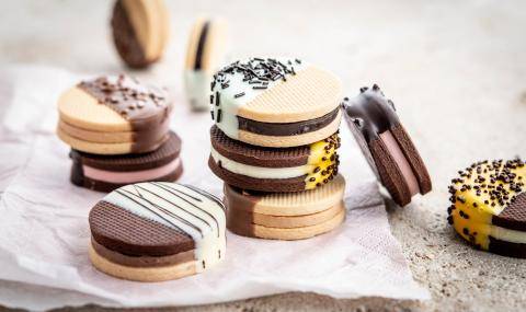 Sandwich cookies with fillings