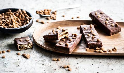 Caramel snacking bars