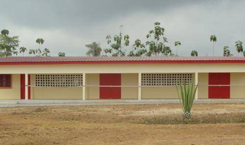 Block of classrooms, Akoupe College, Côte d'Ivoire