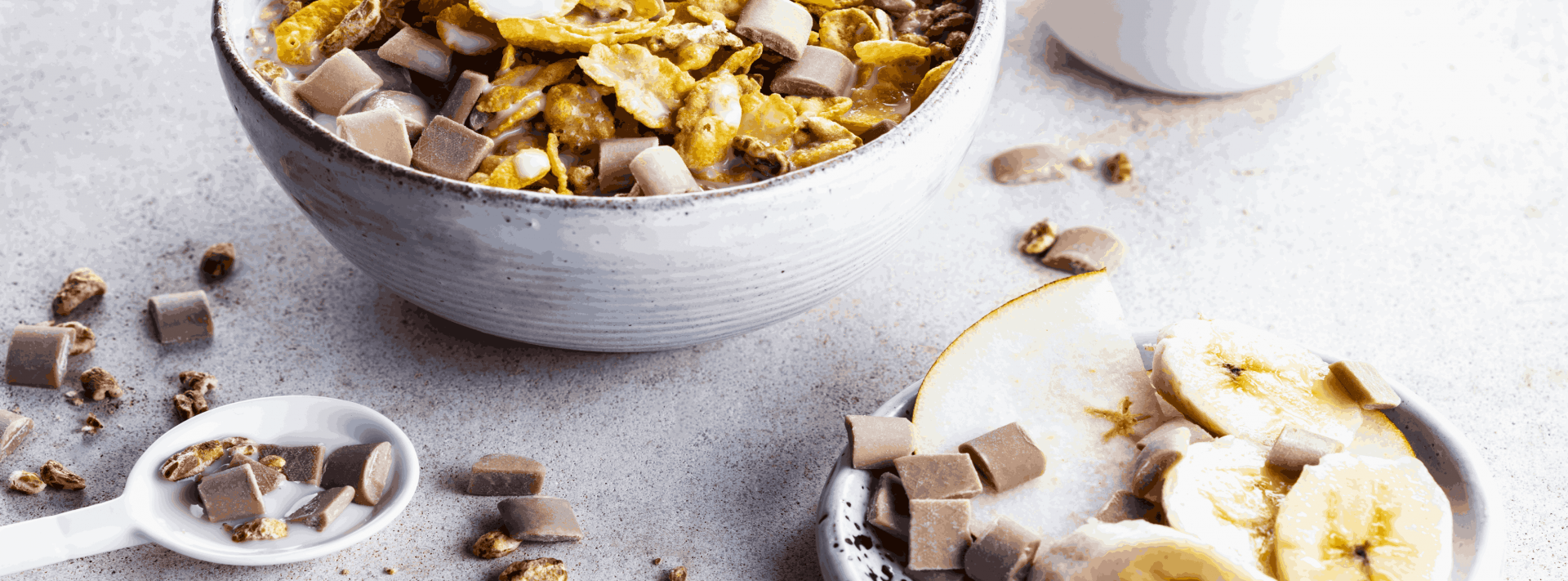 Cereal mix with caramel chunks, apple & banana