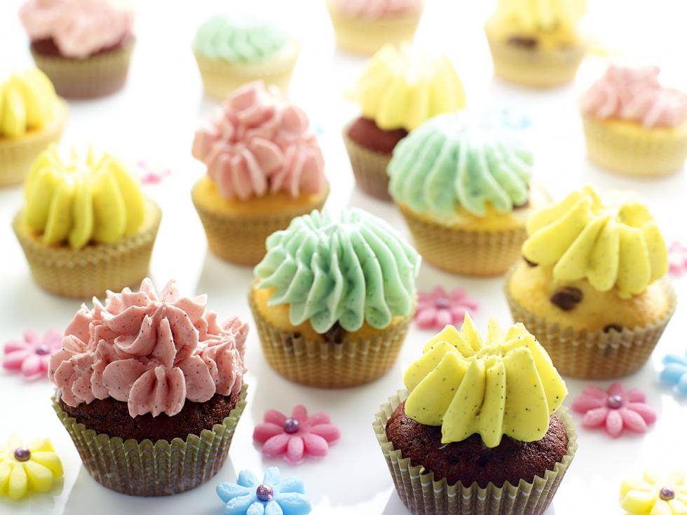 How to color butter cream icing?