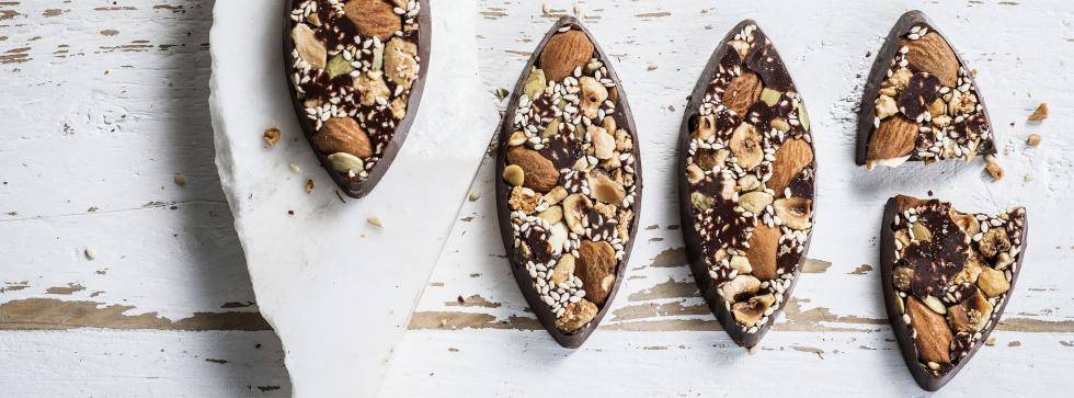 Organic Dark chocolate snack bars with organic nuts and seeds