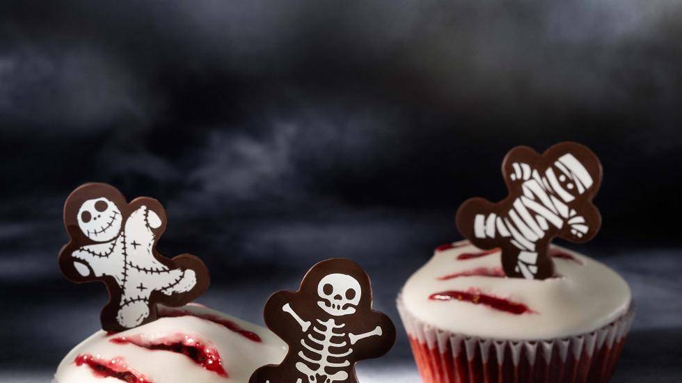 Cupcakes with scary chocolate decorations