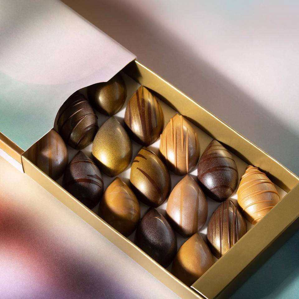 Box of pralines with a glitter spray finish