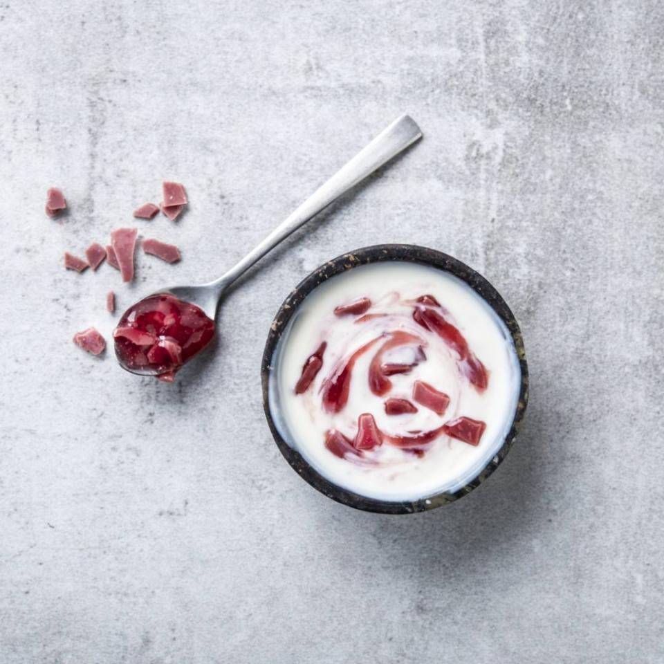 Ruby stracciatella with raspberry preparation for yogurt