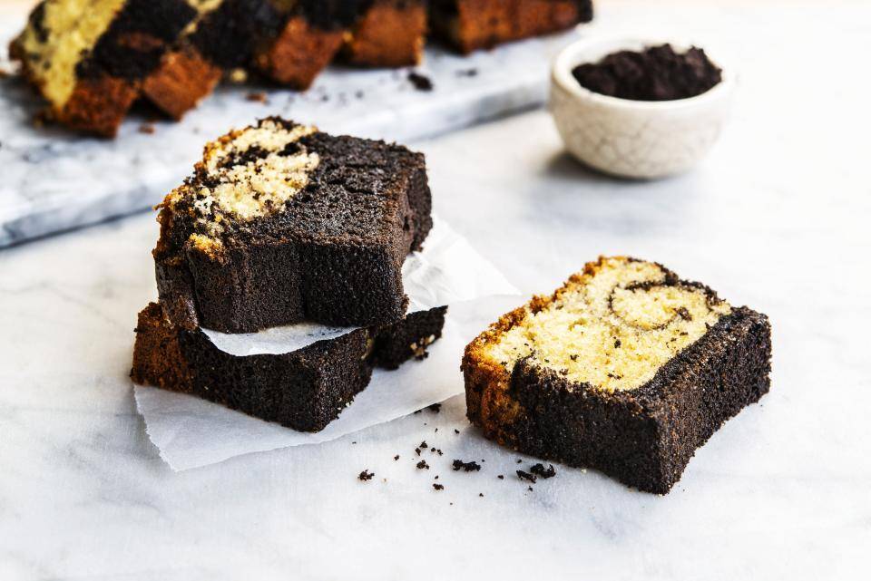 Marble cake with Bensdorp Black cocoa powder