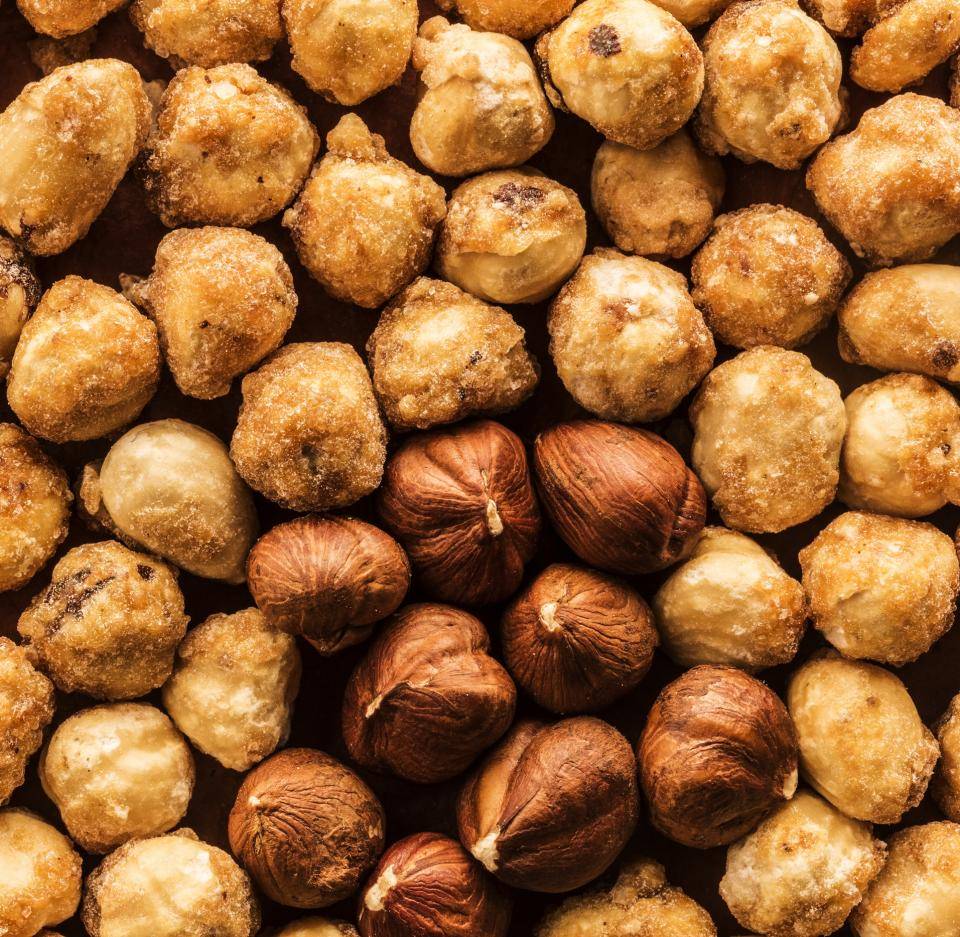 Whole hazelnut sablage