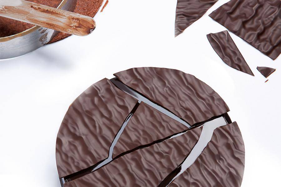 Floating Chocolate Cake