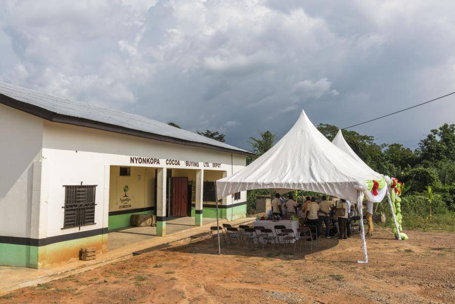 As a member of the Biolands group, Nyonkopa works with smallholder farmers to improve cocoa quality,