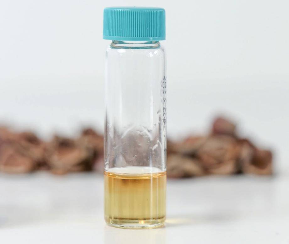 Nuts vanillin