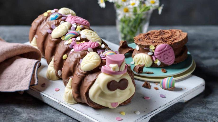 Marks & Spencer - Colin The Caterpillar Easter Cake