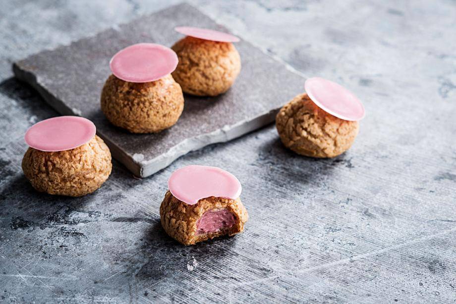 Bake stable cookie and pillow cereal filling