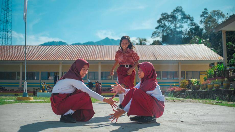 children education and entertainement