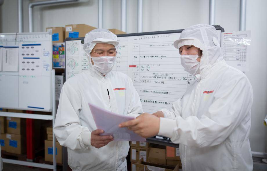 Barry Callebaut Gemba employees at the Takasaki factory rigorously enforce stringent quality control measures to ensure the quality of products