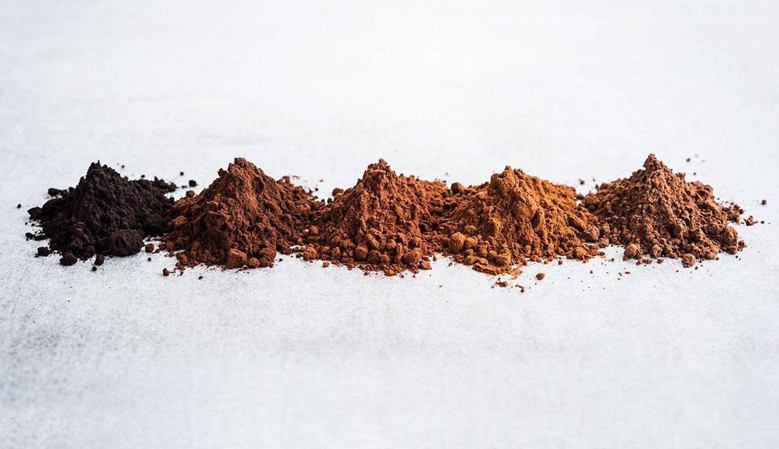 Cocoa powders for a premium color sensory