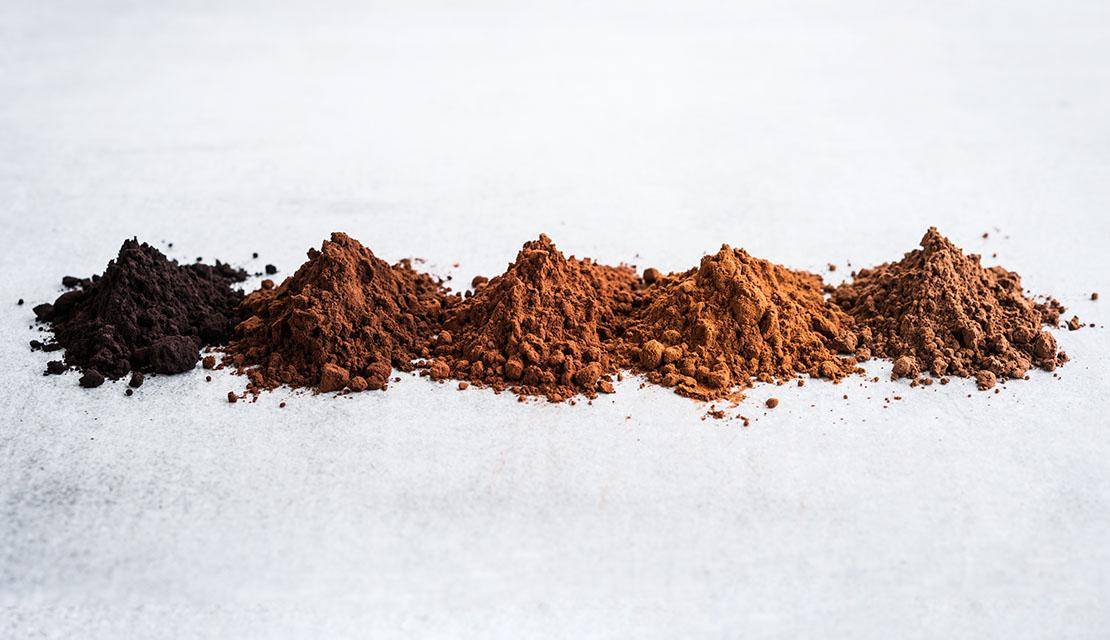Cocoa powders for a premium color sensory