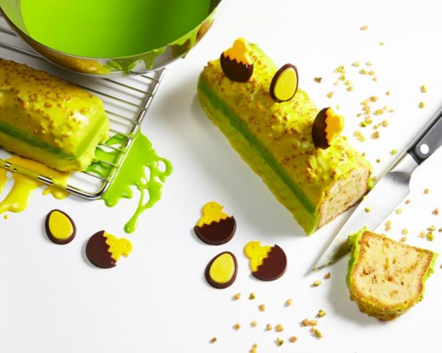 Easter egg pistacchio cake Spring