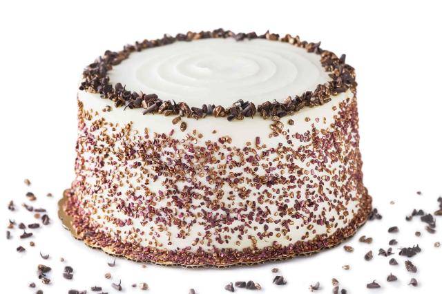 Mona Lisa Shimmers on Cake