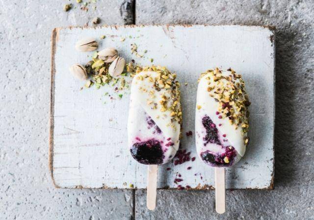 Blueberry & White Chocolate ice cream stick